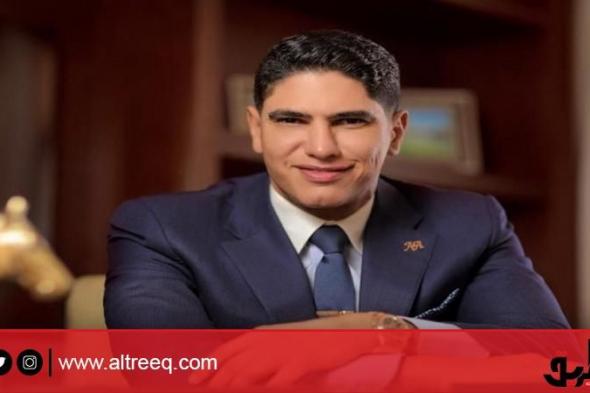 الرئيس السيسي يمنح أبو هشيمة شهادة تقدير ذهبية