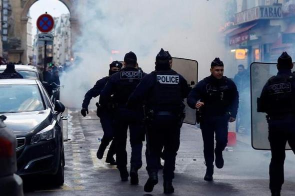 الفوضى تعم البلاد: الفرنسيون سرقوا الرادارات من الشوارع