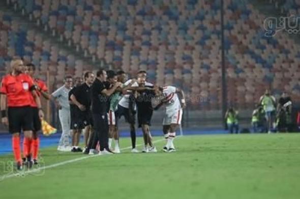 فيديو.. مشادة بين شيكابالا والحكم أمين عمر بعد نهاية لقاء الزمالك والمقاولون