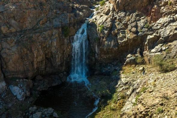 شلالات حمى النمور في الطائف تزدان بحلة الشتاء وثراء الطبيعة