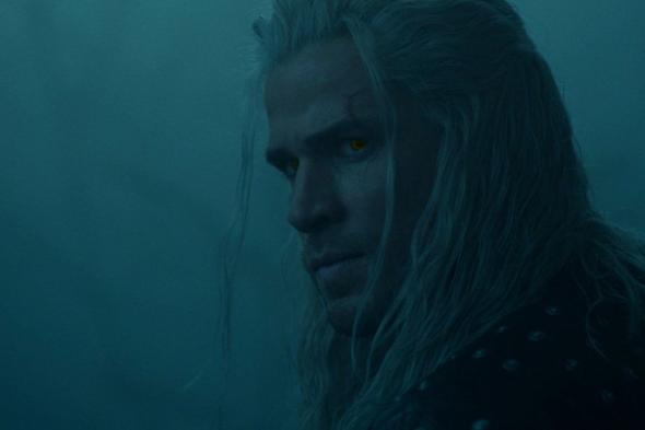 الممثل Liam Hemsworth صرح بأنه لم يُشاهد مسلسل The Witcher أو قرأ الكتب قبل أن يتولى دور Geralt بالمواسم القادمة من المسلسل