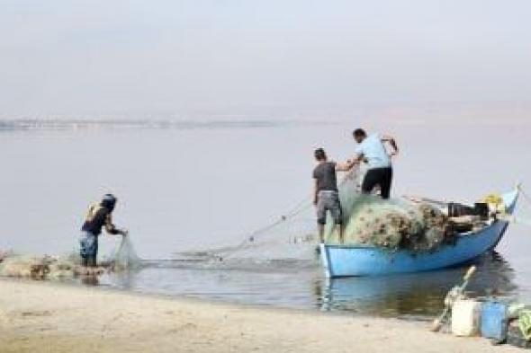 الحياة تعود لبحيرة قارون بالفيوم بعد 9 سنوات عجاف.. صور