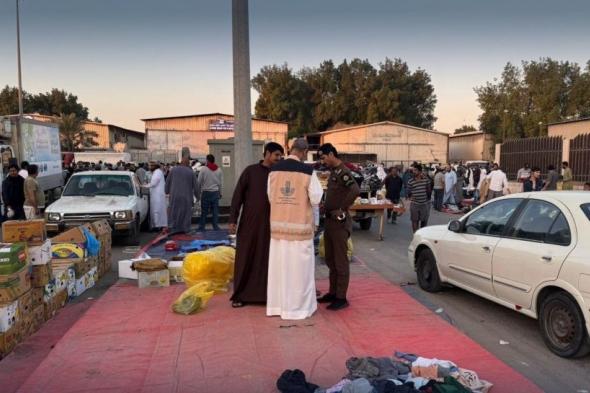 مصادرة 168 طنًا من المتروكات في حملة على الباعة الجائلين بغرب الدمام