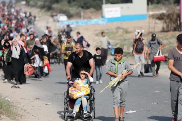 صورة: الجيش الإسرائيلي يطالب أهال في خانيونس مغادرة أماكن سكناهم