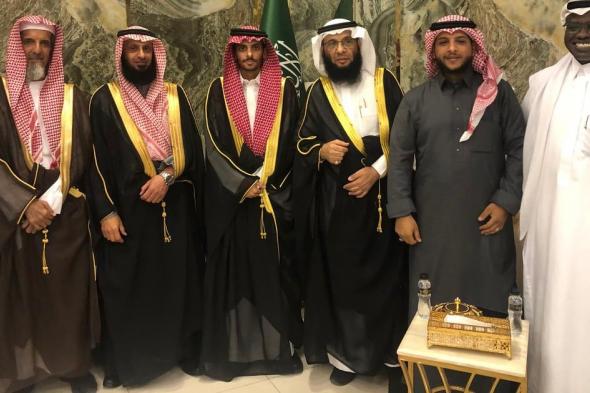 "علي زكري" يحتفل بزواج "مهند" في جدة