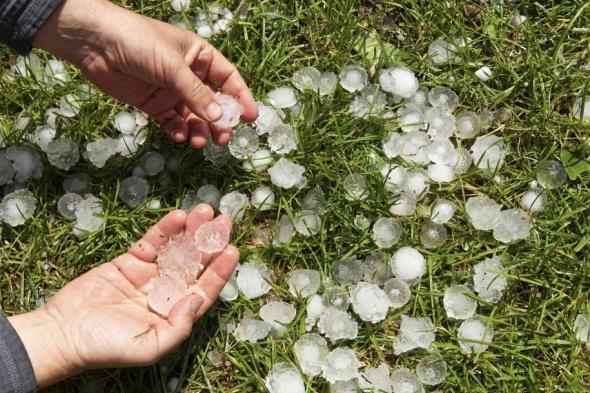 تفسير حلم نزول البرد من السماء في المنام