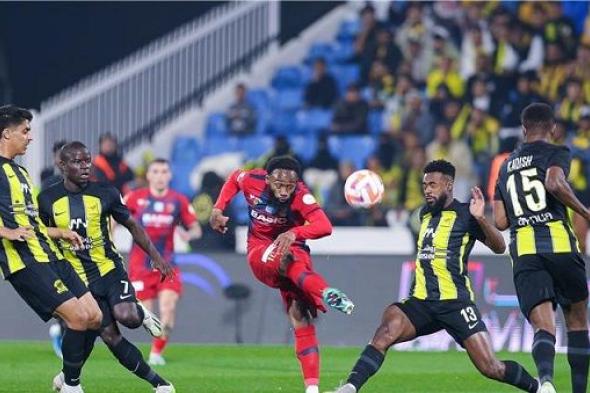 بث مباشر.. مشاهدة مباراة ضمك والاتحاد في الدوري السعودي