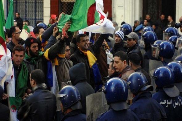 السلطات الجزائرية تعتقل معارضين مع اقتراب الذكرى السنوية لحراك 2019