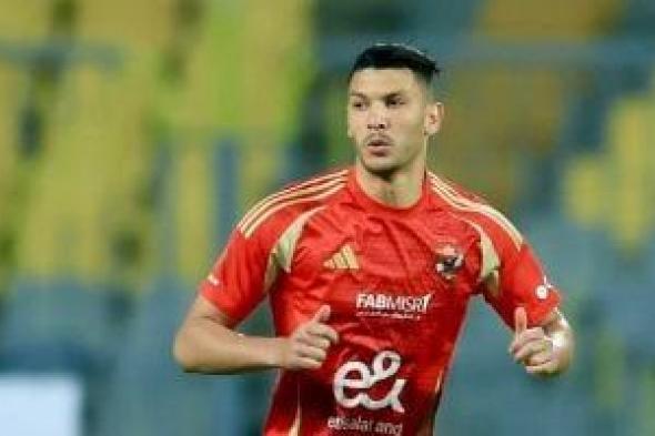 أشرف داري يقود دفاع الأهلي أمام الزمالك فى مباراة القمة